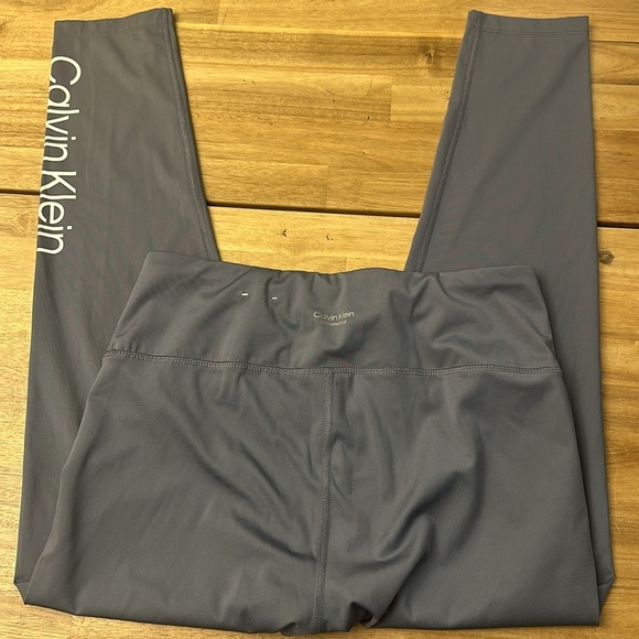 CALVIN KLEIN ⭐️ Performance 3/4 leggings - Picture 4 of 4